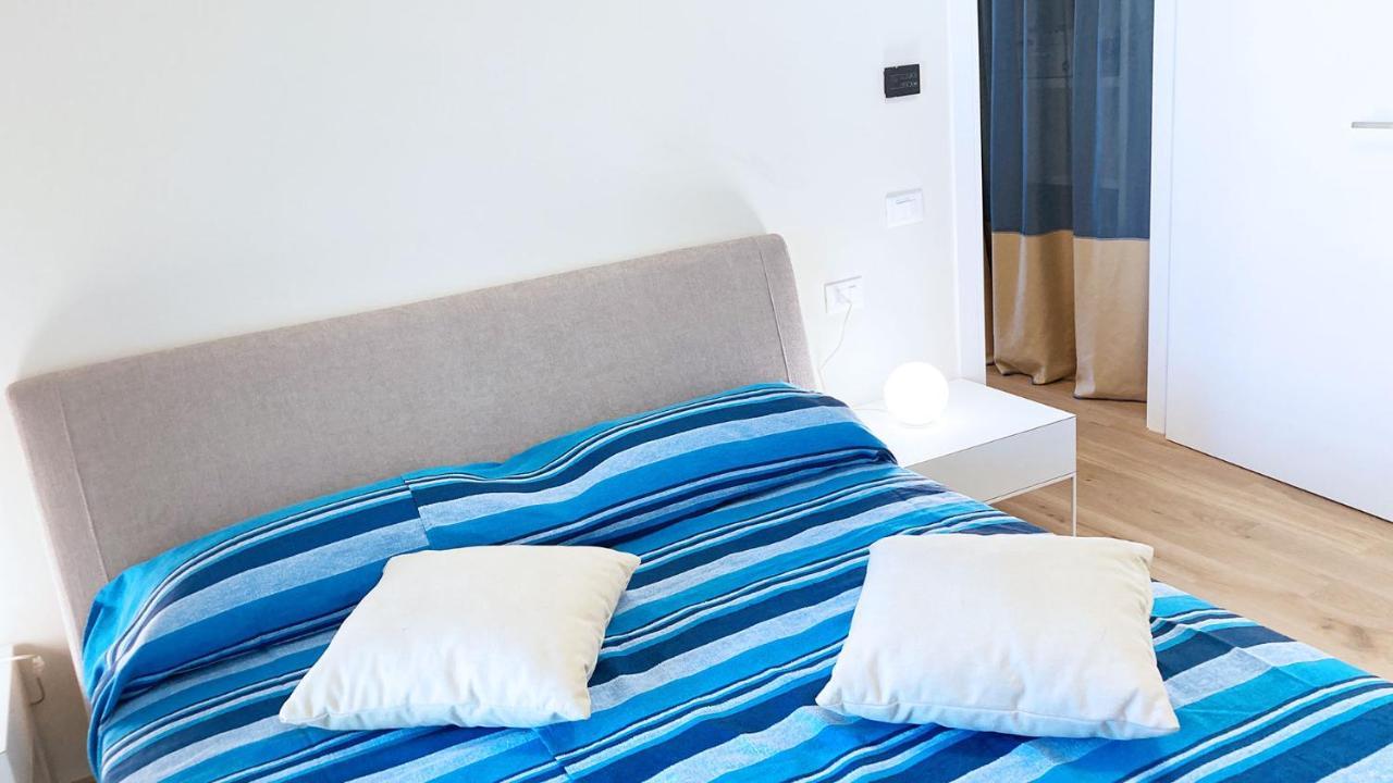 Fronte Mare Suites - Argonautivacanze ปอร์โตแฟร์ราโย ภายนอก รูปภาพ