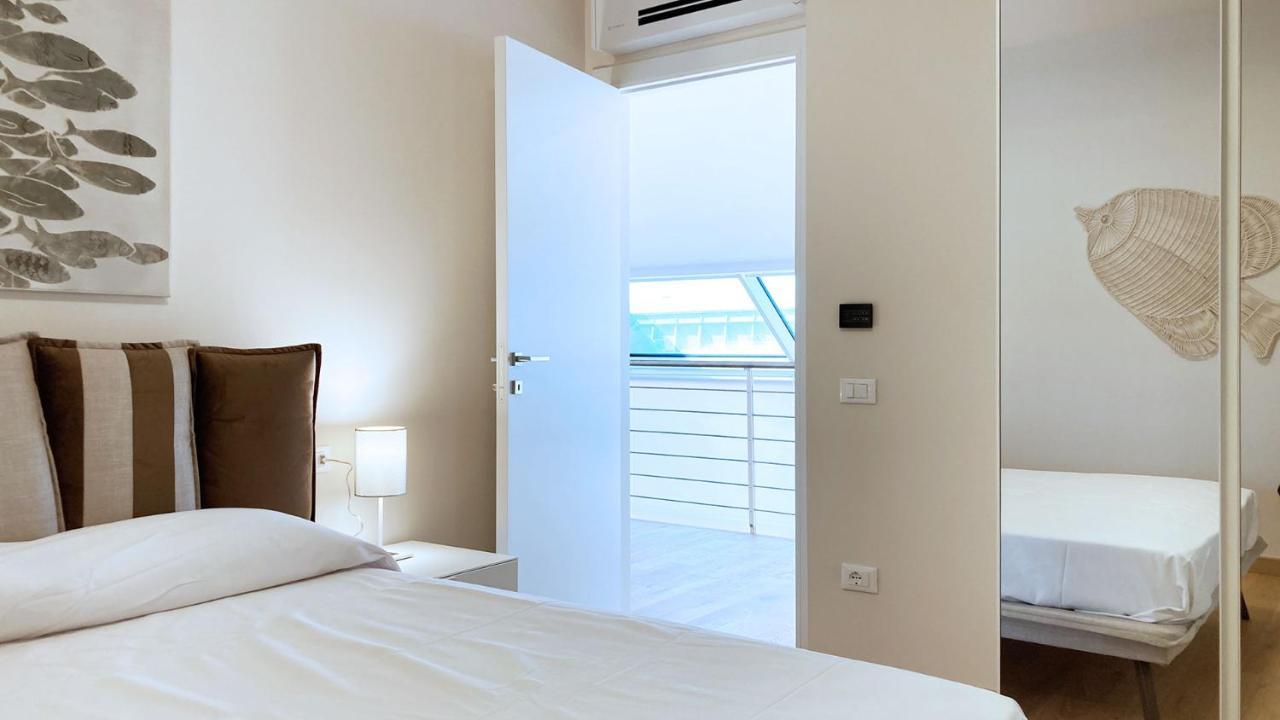 Fronte Mare Suites - Argonautivacanze ปอร์โตแฟร์ราโย ภายนอก รูปภาพ