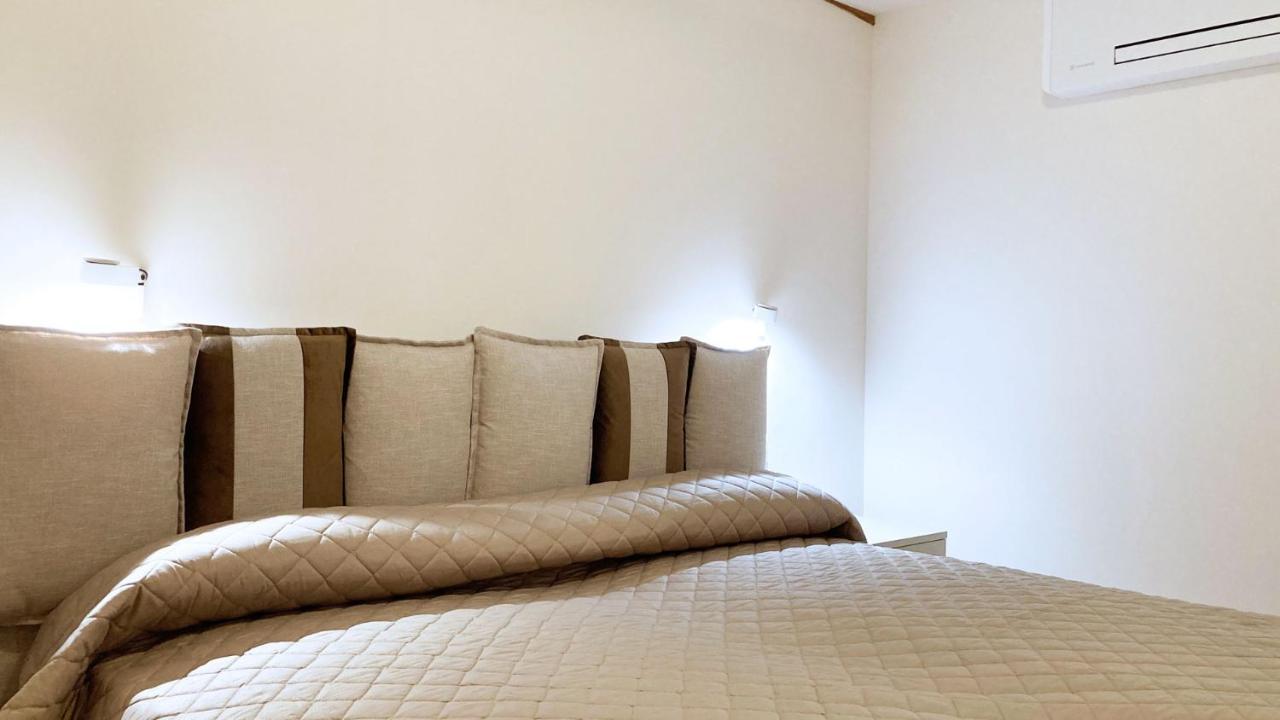 Fronte Mare Suites - Argonautivacanze ปอร์โตแฟร์ราโย ภายนอก รูปภาพ