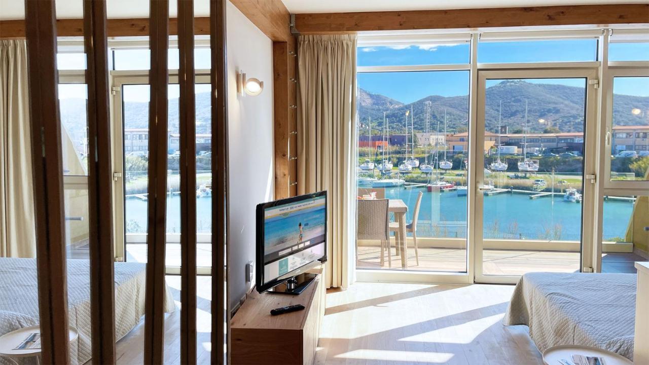 Fronte Mare Suites - Argonautivacanze ปอร์โตแฟร์ราโย ภายนอก รูปภาพ