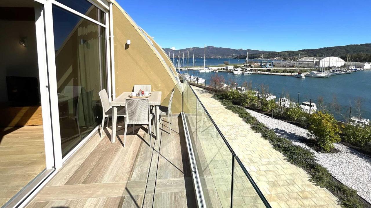 Fronte Mare Suites - Argonautivacanze ปอร์โตแฟร์ราโย ภายนอก รูปภาพ